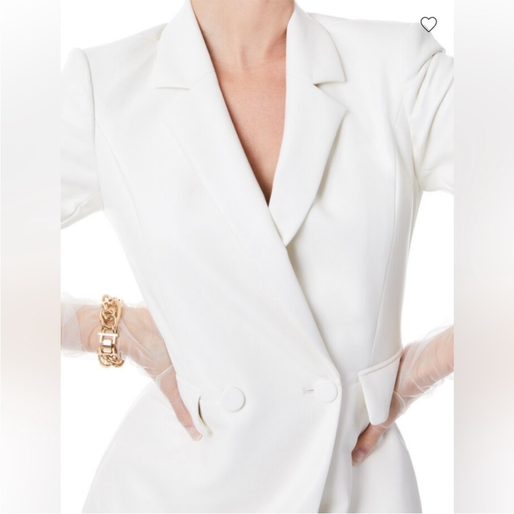 Alice + Olivia Kyrie Tuxedo Skort
Romper - Picture 4 of 16